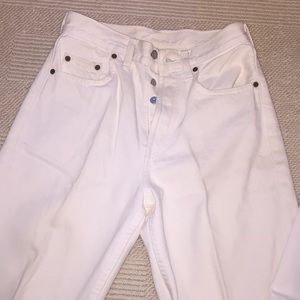 Levi’s white vintage size 29.